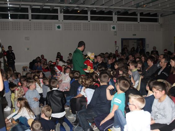 Une salle comble pour le spectacle